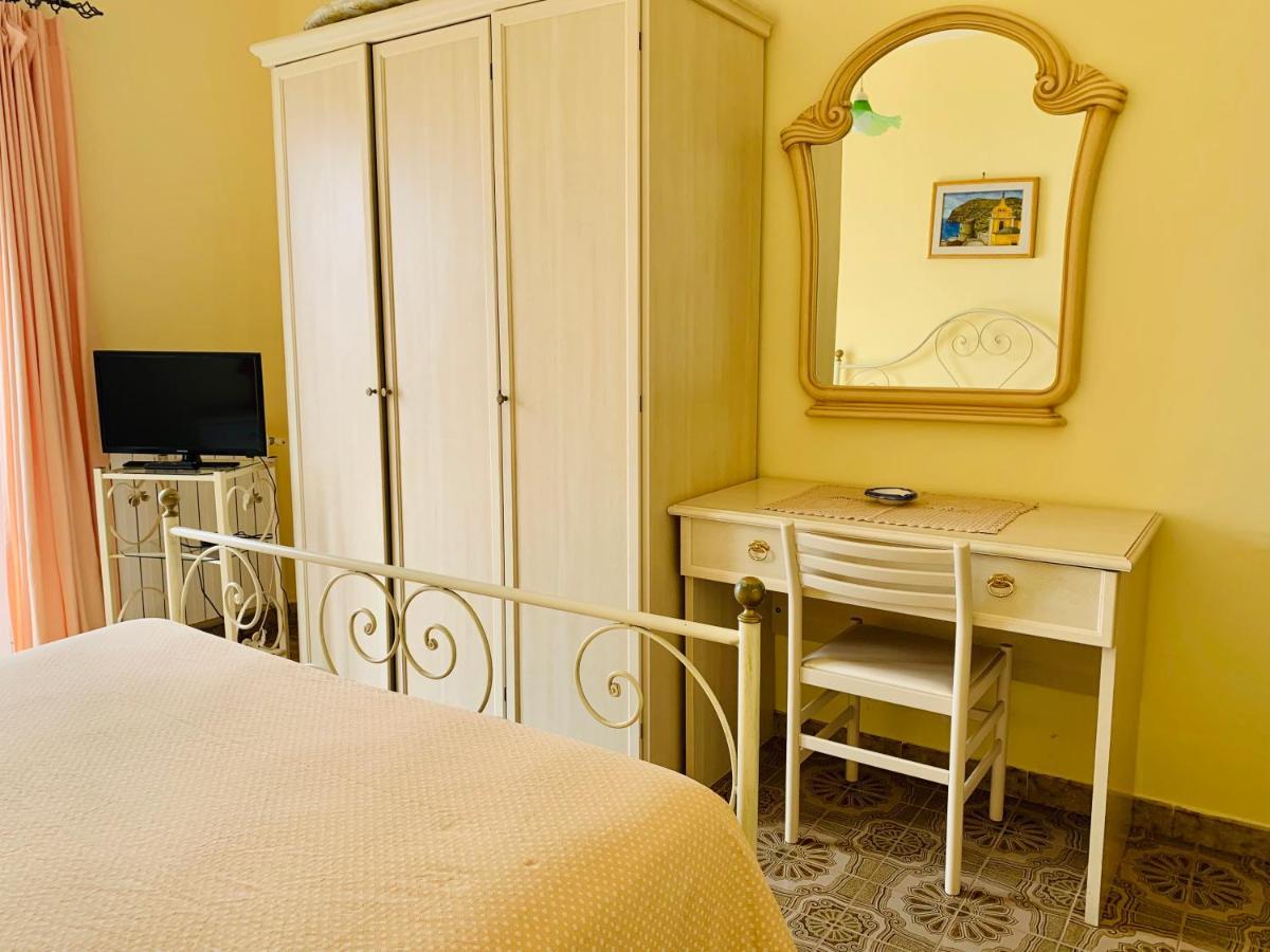 Pensione Casa Verde Sant'Angelo  ภายนอก รูปภาพ